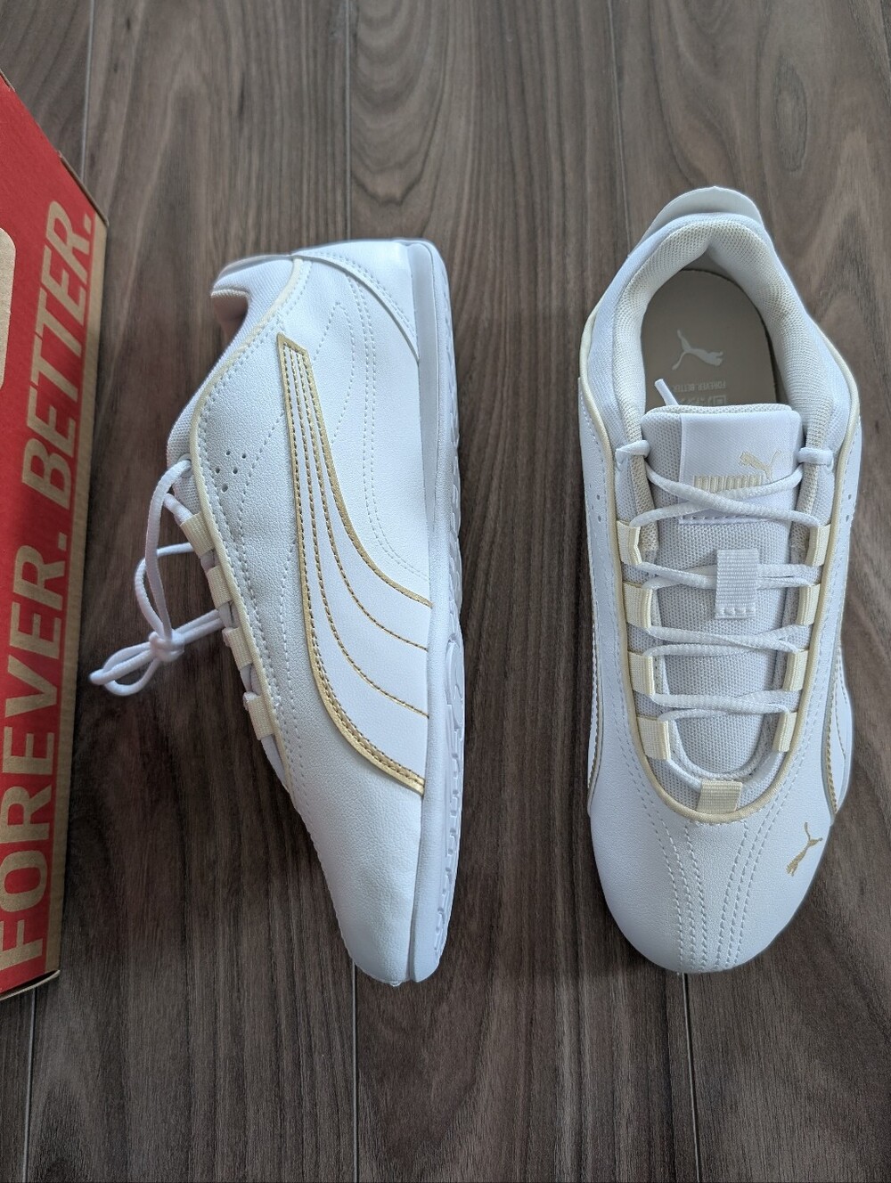 NWT Puma Catch Soleil White Athletic Sneakers with Gold Trim (7.5) New In Box